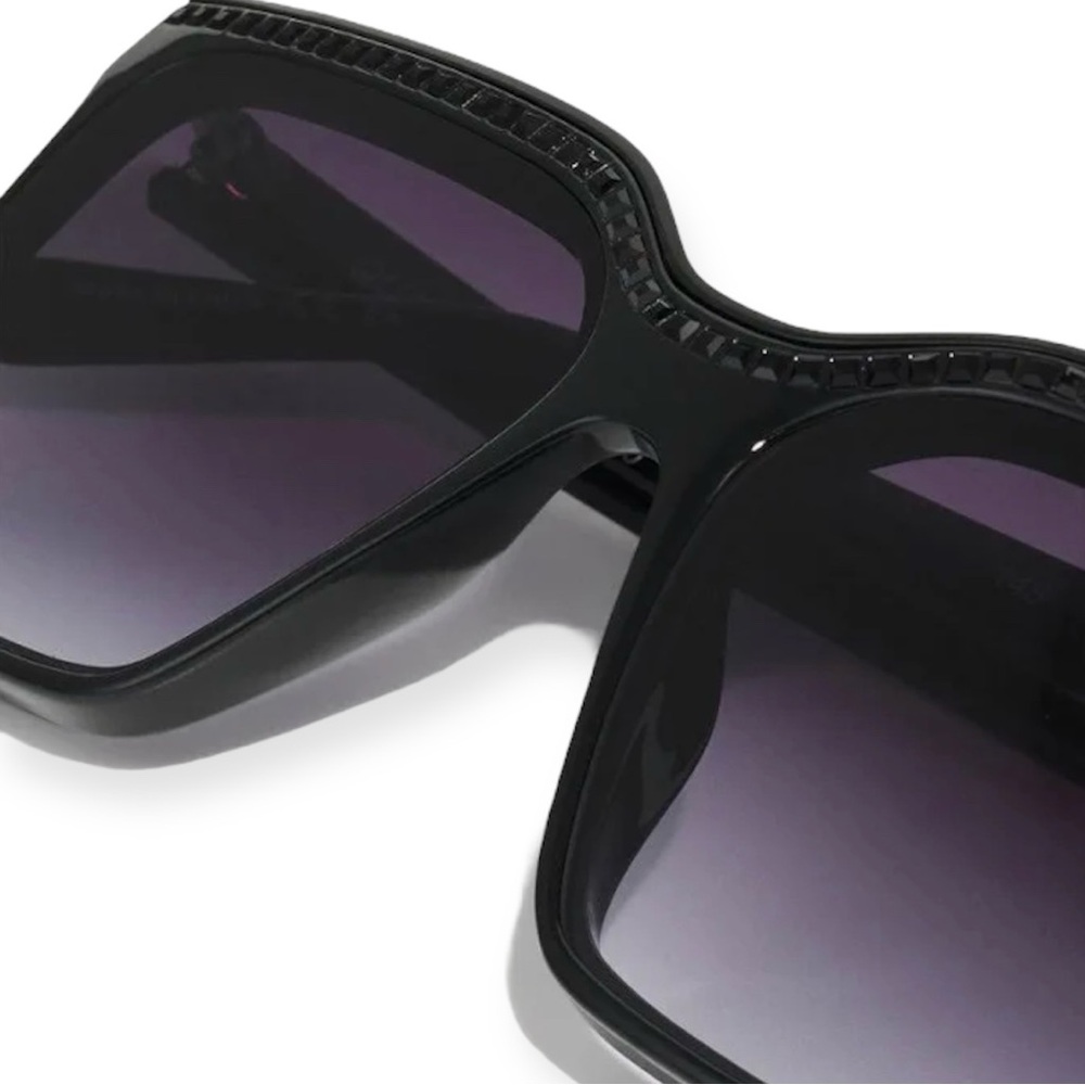QUAY Level Up Bling Sunglasses Black Frame Black Gradient Lens Crystals New - Picture 6 of 14
